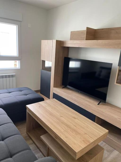 Adoracte 4 Mieres Apartamentos ภายนอก รูปภาพ